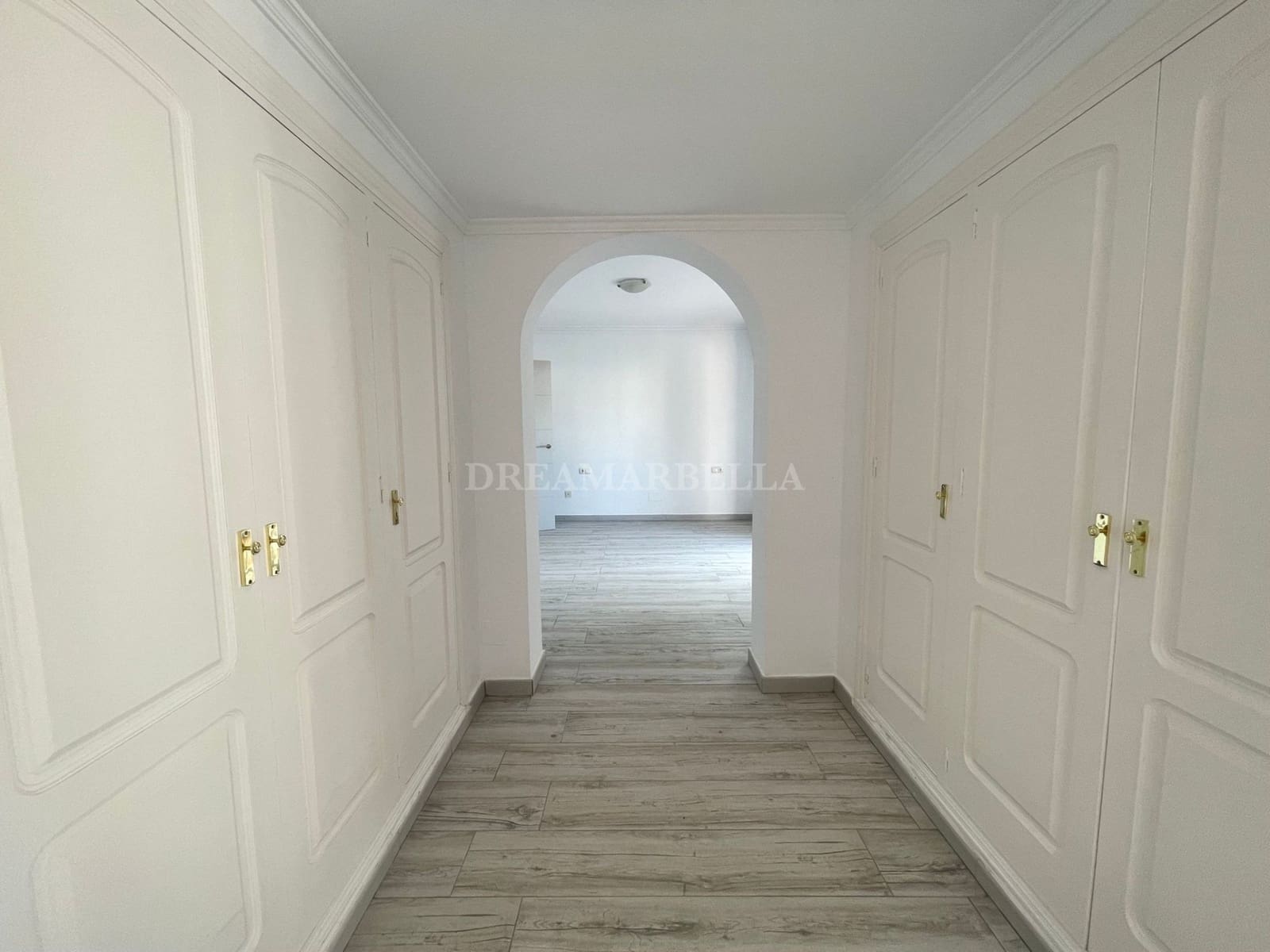 4 sovrum Villa att hyra i Marbella med pool garage - 4 900 € (Ref: 9911423)