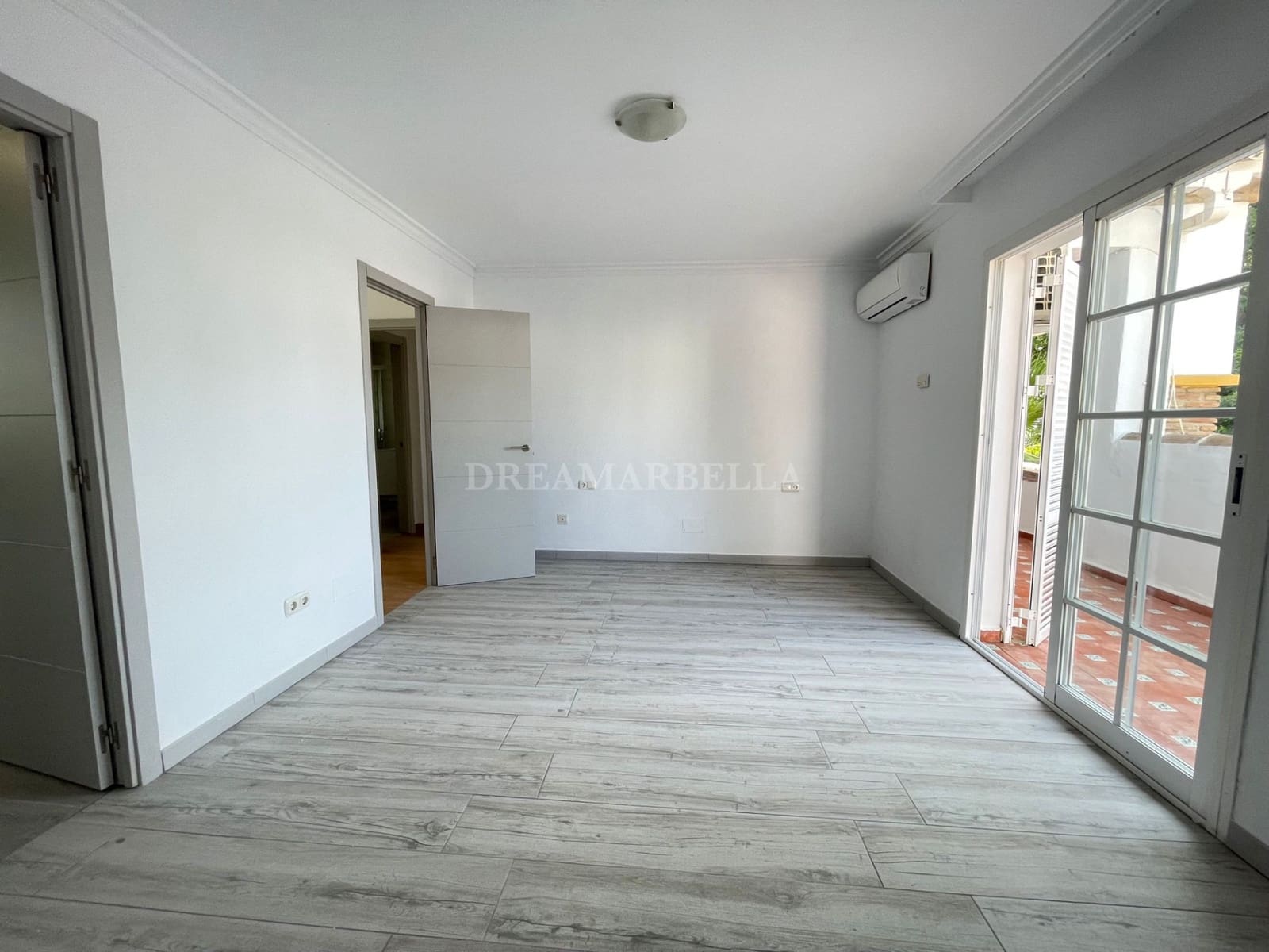 4 sovrum Villa att hyra i Marbella med pool garage - 4 900 € (Ref: 9911423)