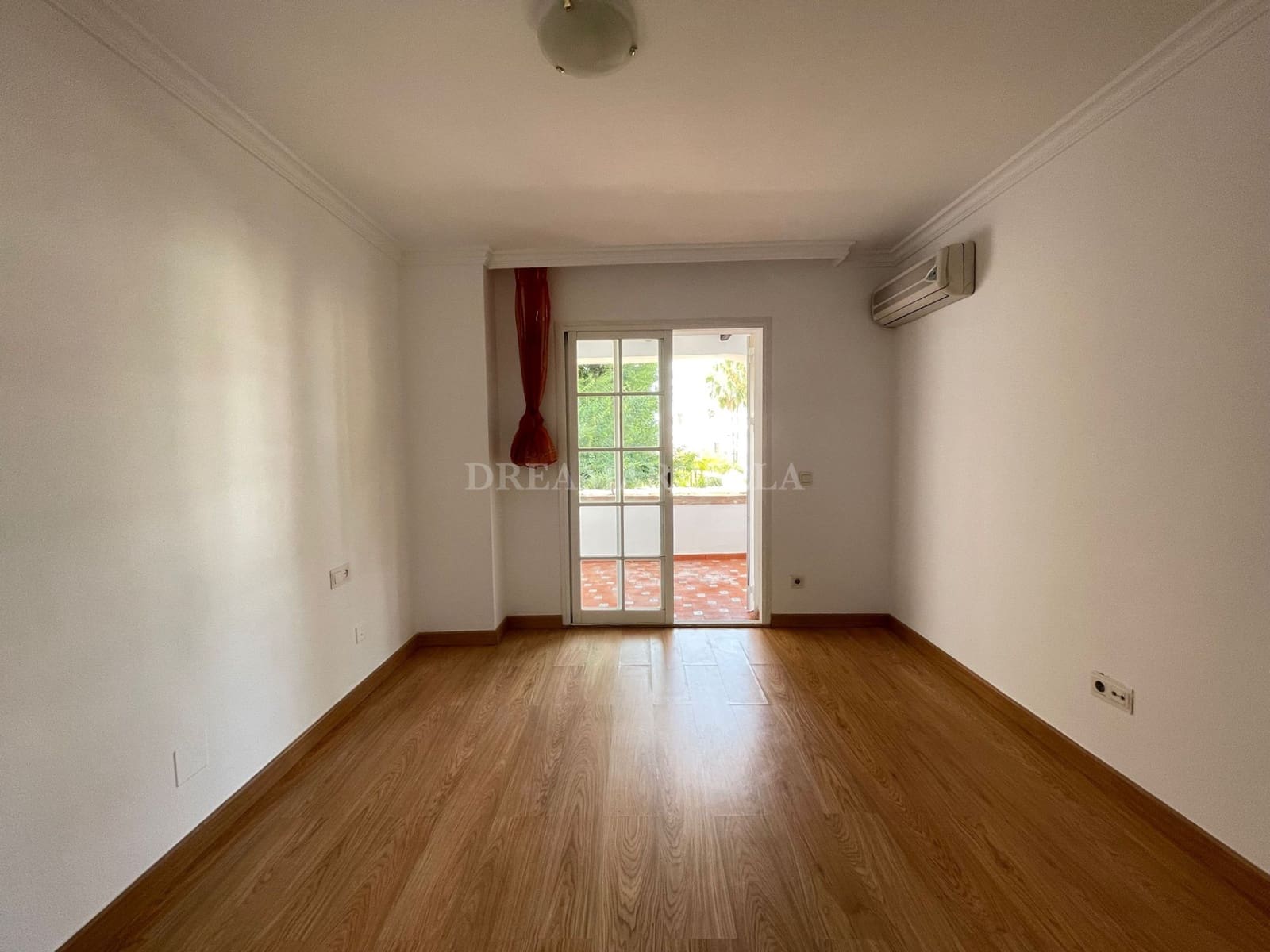 4 sovrum Villa att hyra i Marbella med pool garage - 4 900 € (Ref: 9911423)