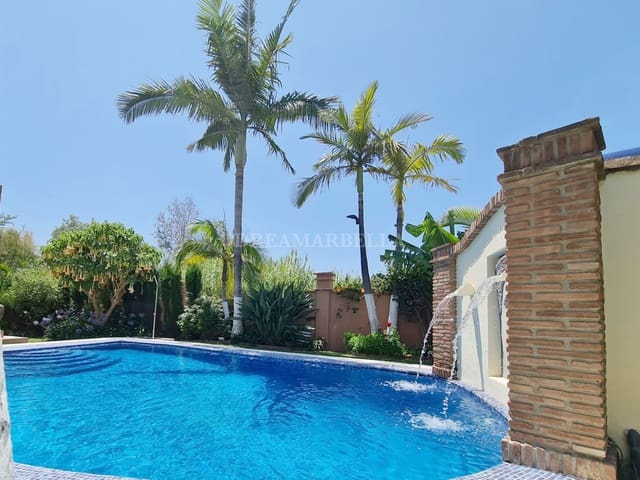 3 slaapkamer Villa voor vakantieverhuur in Costalita, Estepona met zwembad garage - € 42.000 (Ref: 9911425)