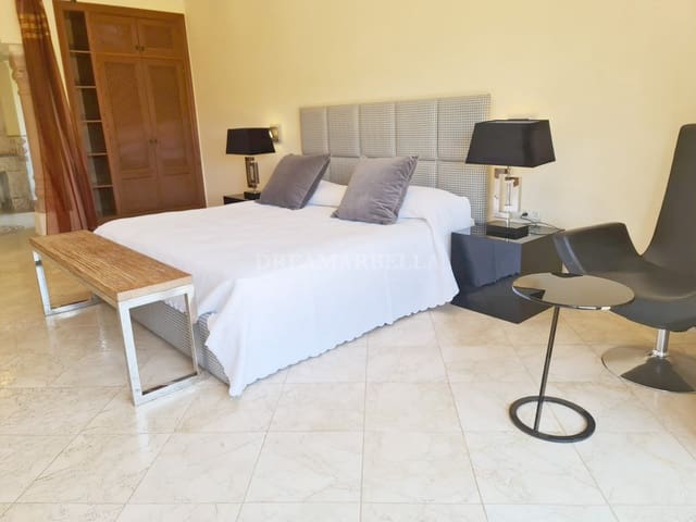 3 slaapkamer Villa voor vakantieverhuur in Costalita, Estepona met zwembad garage - € 42.000 (Ref: 9911425)