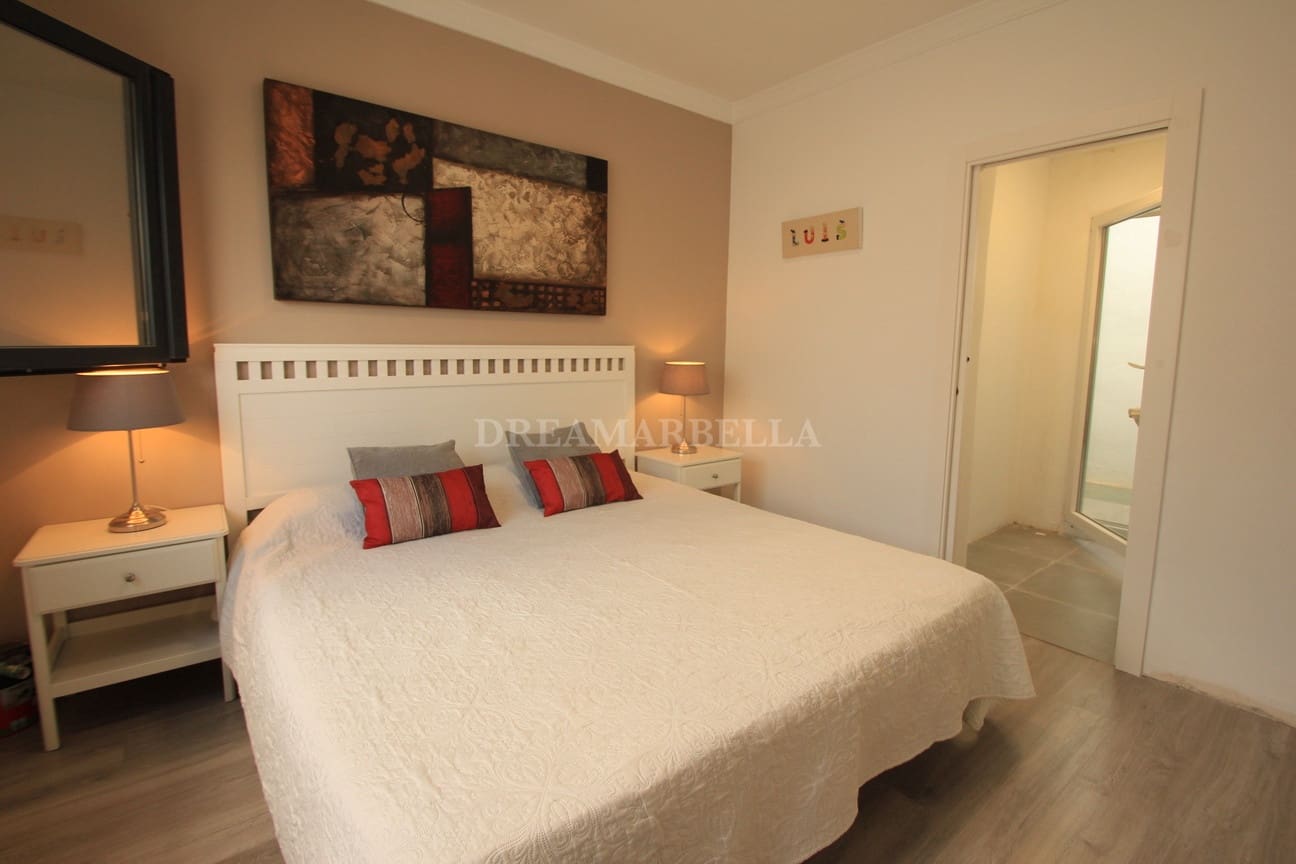 Maison de Ville de 4 chambres à louer à Marbella avec piscine garage - 3 500 € (Ref: 9911426)