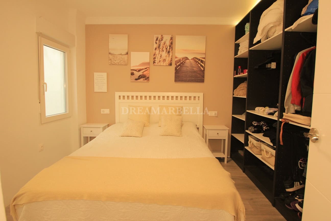 Maison de Ville de 4 chambres à louer à Marbella avec piscine garage - 3 500 € (Ref: 9911426)