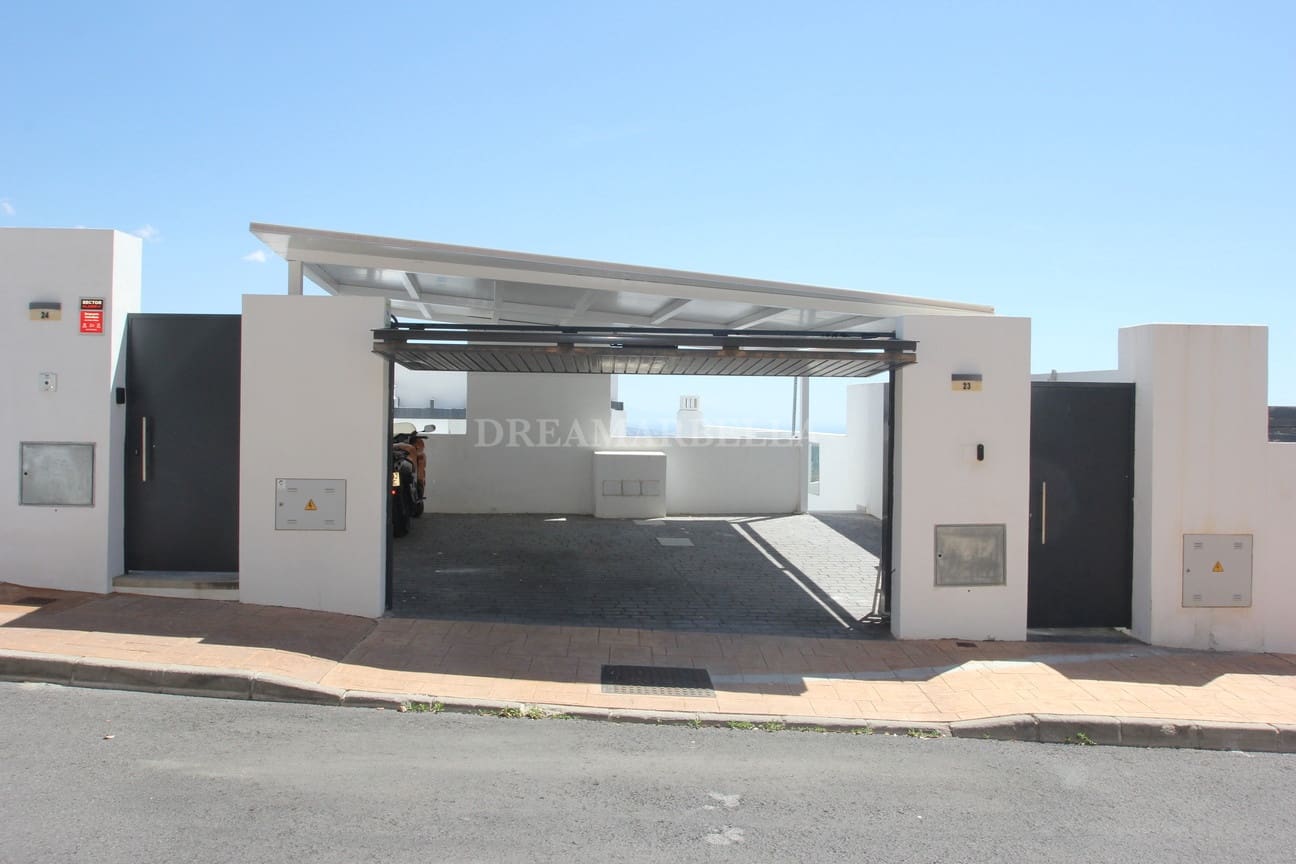 Maison de Ville de 4 chambres à louer à Marbella avec piscine garage - 3 500 € (Ref: 9911426)