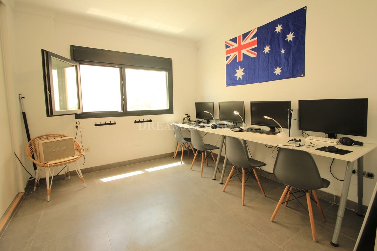 Maison de Ville de 4 chambres à louer à Marbella avec piscine garage - 3 500 € (Ref: 9911426)