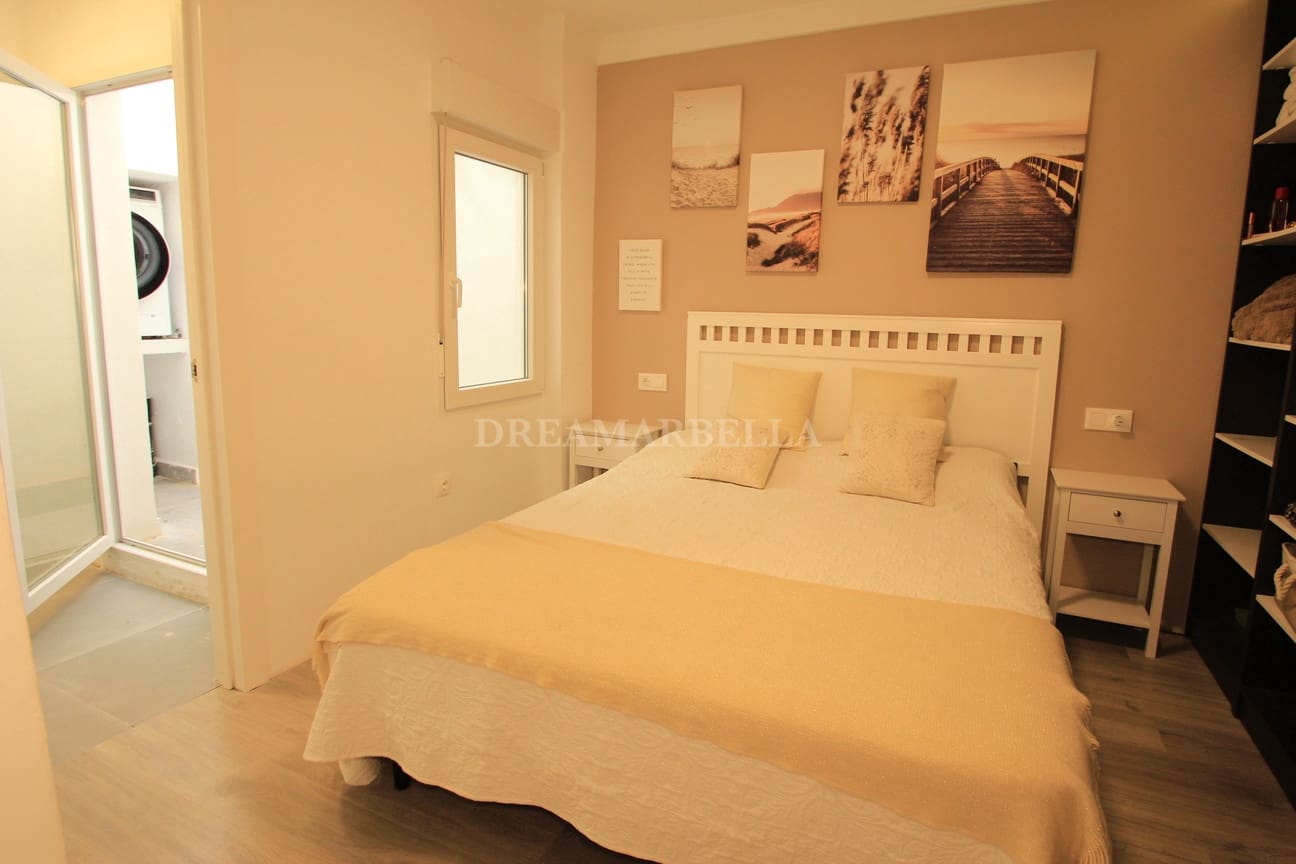 Maison de Ville de 4 chambres à louer à Marbella avec piscine garage - 3 500 € (Ref: 9911426)