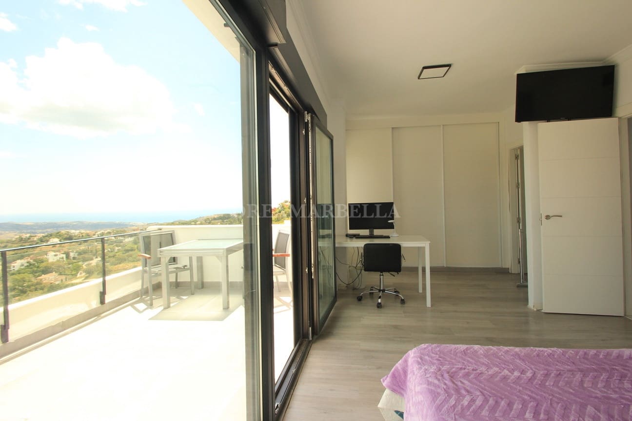 Maison de Ville de 4 chambres à louer à Marbella avec piscine garage - 3 500 € (Ref: 9911426)