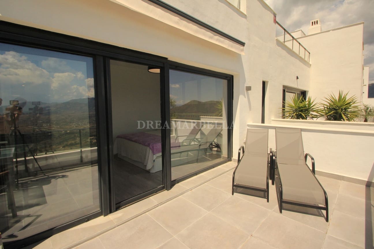 Maison de Ville de 4 chambres à louer à Marbella avec piscine garage - 3 500 € (Ref: 9911426)