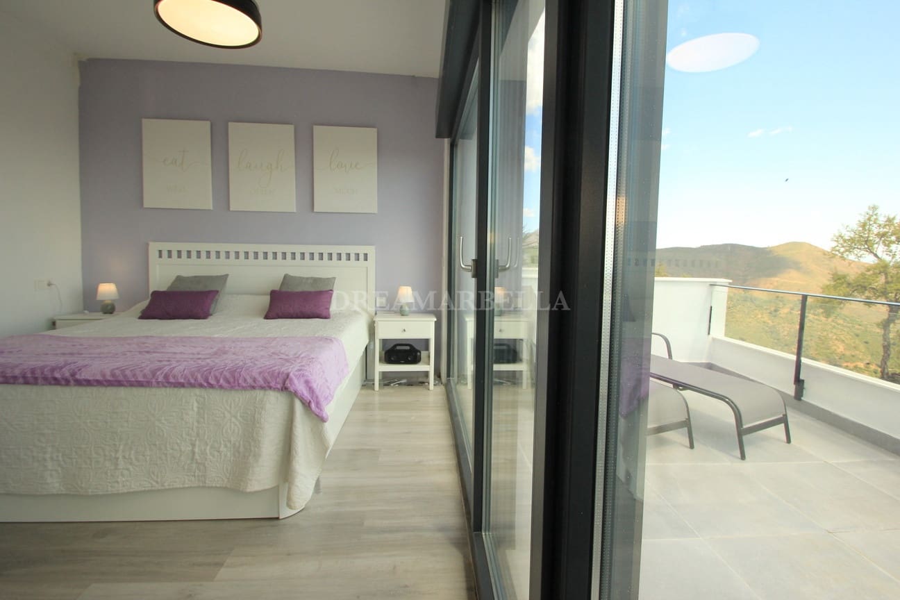 Maison de Ville de 4 chambres à louer à Marbella avec piscine garage - 3 500 € (Ref: 9911426)