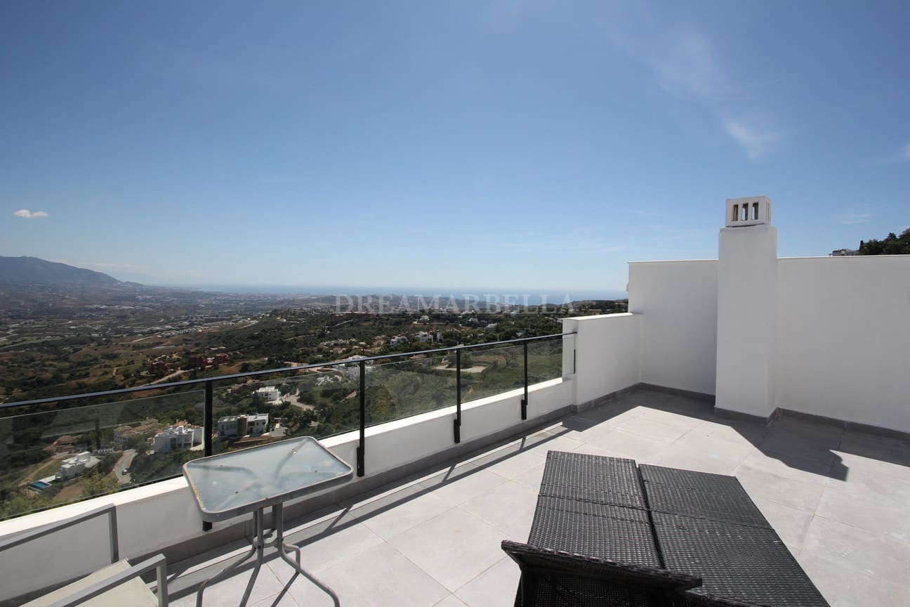 Maison de Ville de 4 chambres à louer à Marbella avec piscine garage - 3 500 € (Ref: 9911426)