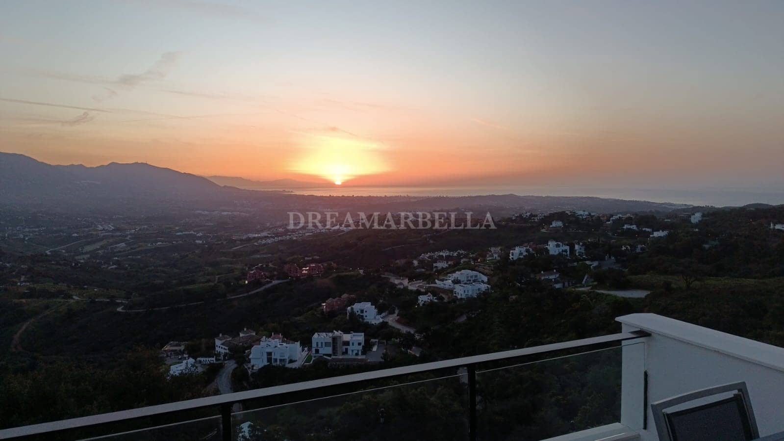 Maison de Ville de 4 chambres à louer à Marbella avec piscine garage - 3 500 € (Ref: 9911426)