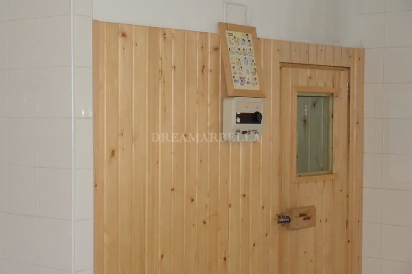 3 soverom Hus til leie i Marbella med svømmebasseng garasje - € 4 500 (Ref: 9911427)