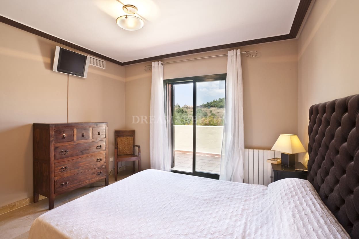 3 soverom Hus til leie i Marbella med svømmebasseng garasje - € 4 500 (Ref: 9911427)