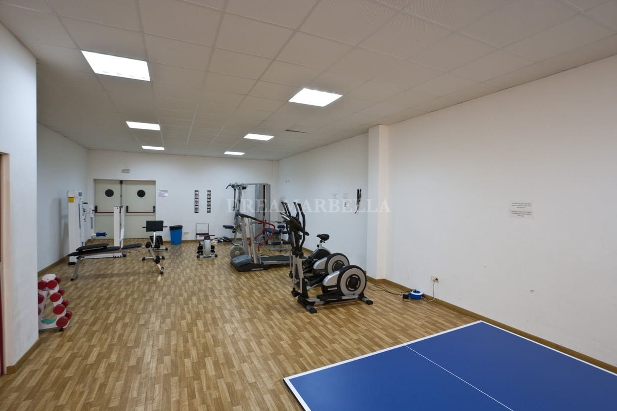 3 soverom Hus til leie i Marbella med svømmebasseng garasje - € 4 500 (Ref: 9911427)