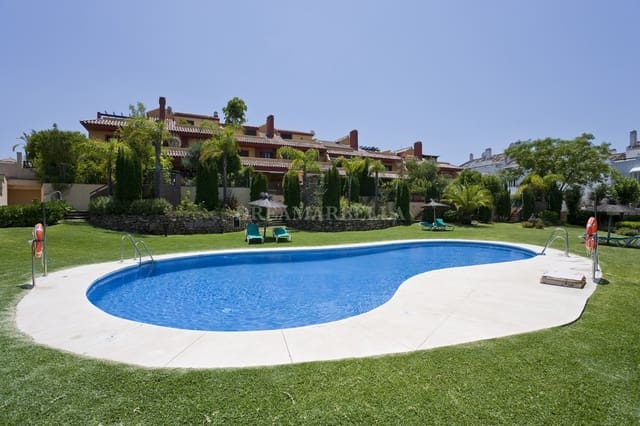3 soverom Hus til leie i Marbella med svømmebasseng garasje - € 4 500 (Ref: 9911427)