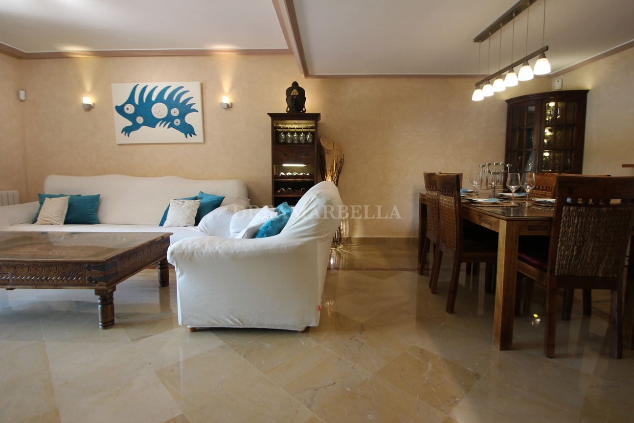 3 soverom Hus til leie i Marbella med svømmebasseng garasje - € 4 500 (Ref: 9911427)