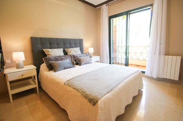 3 soverom Hus til leie i Marbella med svømmebasseng garasje - € 4 500 (Ref: 9911427)