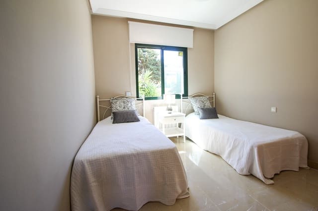 3 soverom Hus til leie i Marbella med svømmebasseng garasje - € 4 500 (Ref: 9911427)