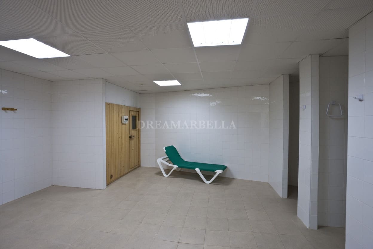 3 soverom Hus til leie i Marbella med svømmebasseng garasje - € 4 500 (Ref: 9911427)