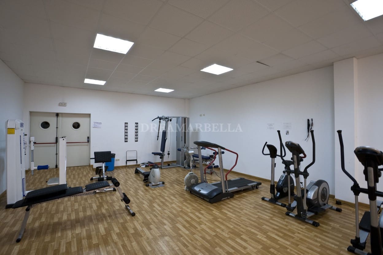 3 soverom Hus til leie i Marbella med svømmebasseng garasje - € 4 500 (Ref: 9911427)