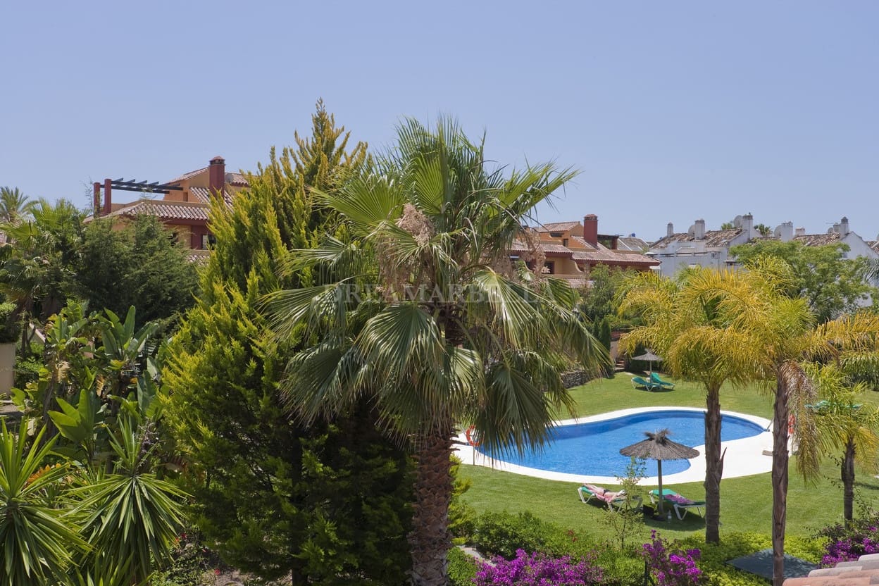 3 soverom Hus til leie i Marbella med svømmebasseng garasje - € 4 500 (Ref: 9911427)