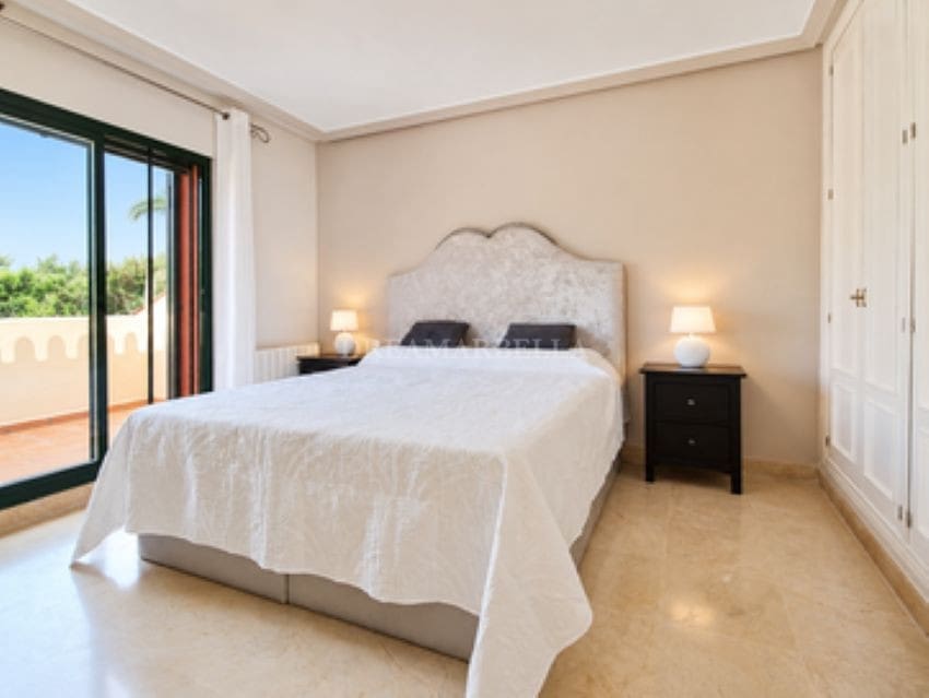 3 bedroom Townhouse for rent in Marbella with pool garage - € 4,800 (Ref: 9911427)
