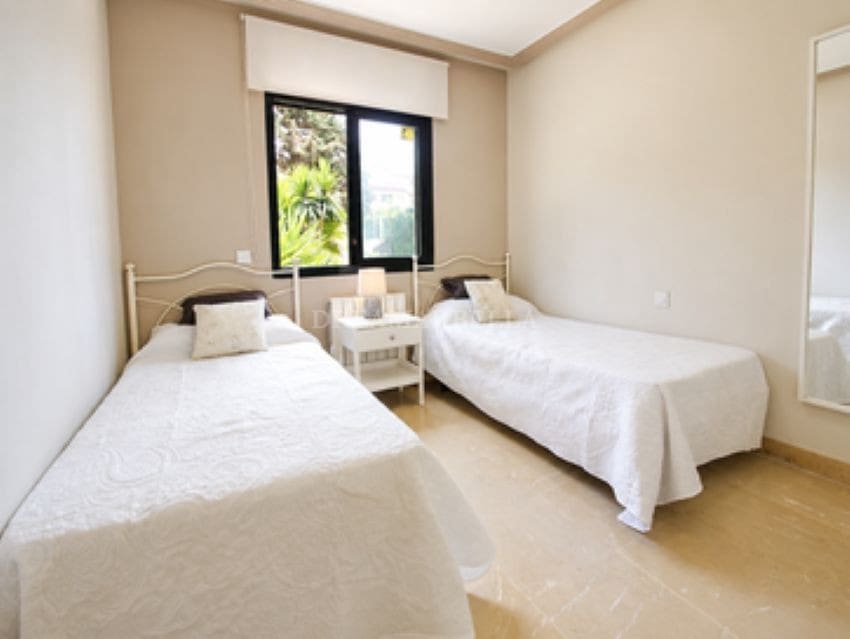 3 bedroom Townhouse for rent in Marbella with pool garage - € 4,800 (Ref: 9911427)