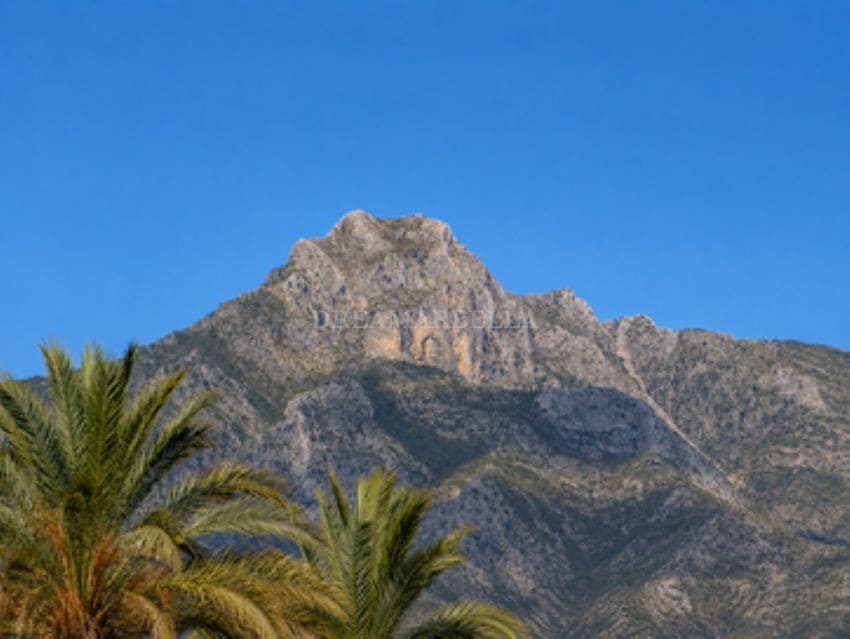 3 bedroom Townhouse for rent in Marbella with pool garage - € 4,800 (Ref: 9911427)