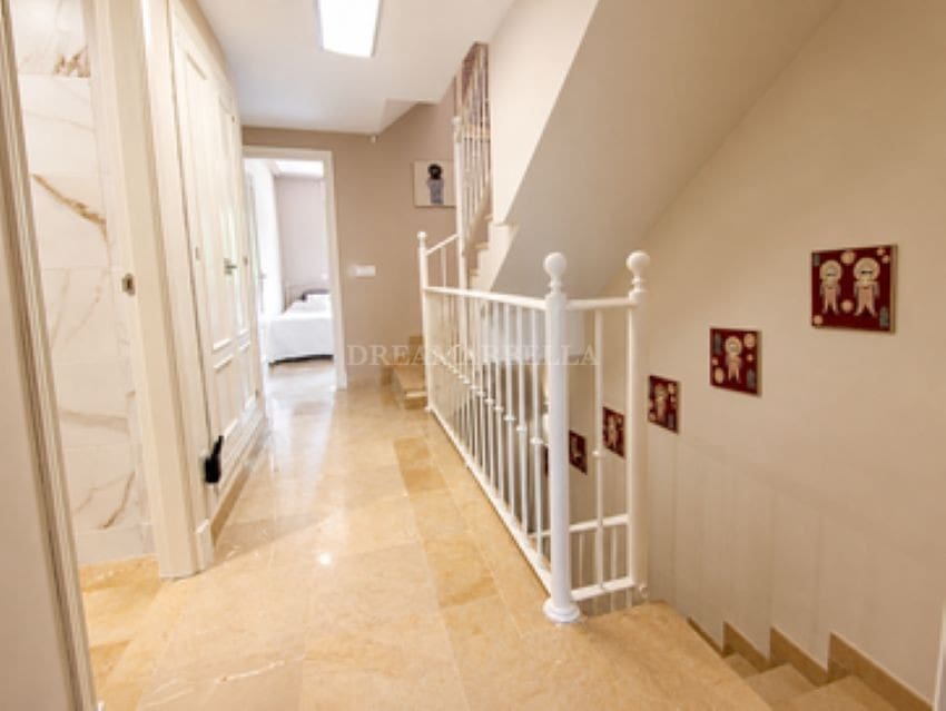 3 bedroom Townhouse for rent in Marbella with pool garage - € 4,800 (Ref: 9911427)