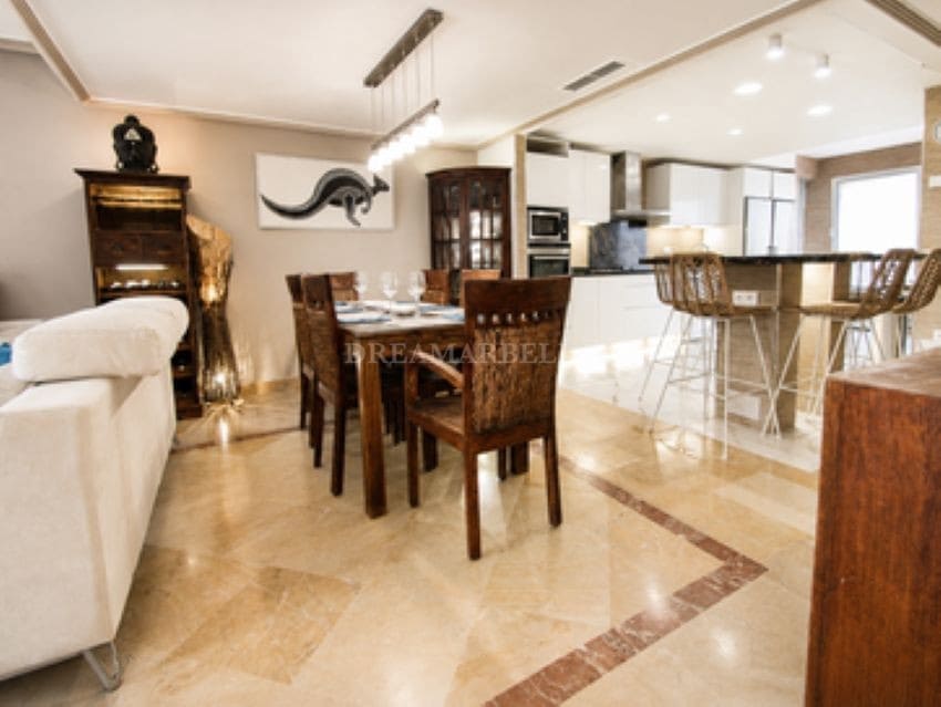 3 bedroom Townhouse for rent in Marbella with pool garage - € 4,800 (Ref: 9911427)