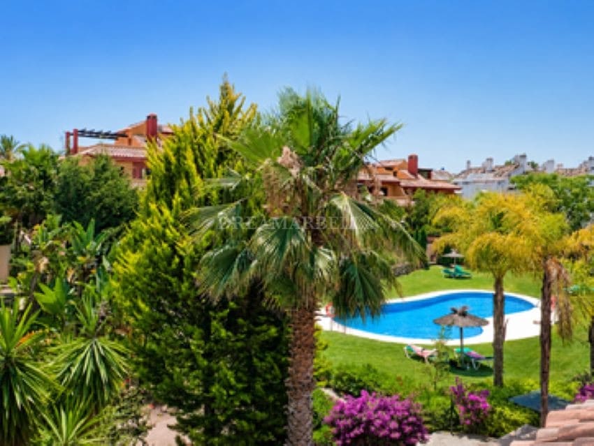 3 bedroom Townhouse for rent in Marbella with pool garage - € 4,800 (Ref: 9911427)