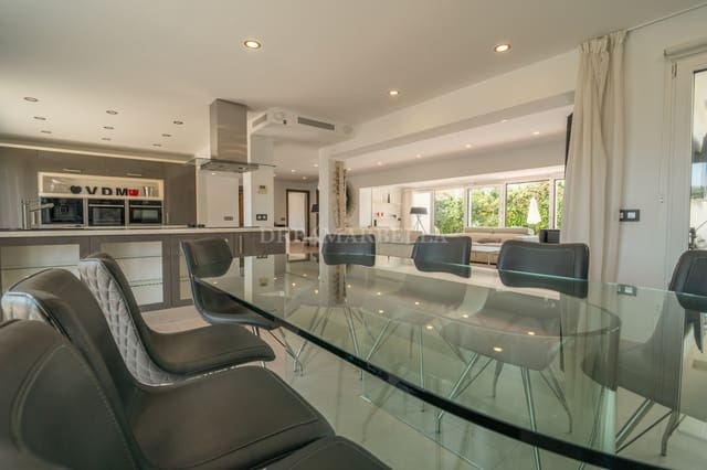 8 sypialnia Willa na sprzedaż w San Pedro de Alcantara, Marbella z basenem garażem - 3 500 000 € (Ref: 9911428)
