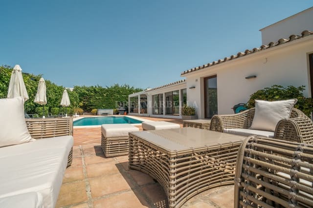 8 sypialnia Willa na sprzedaż w San Pedro de Alcantara, Marbella z basenem garażem - 3 500 000 € (Ref: 9911428)
