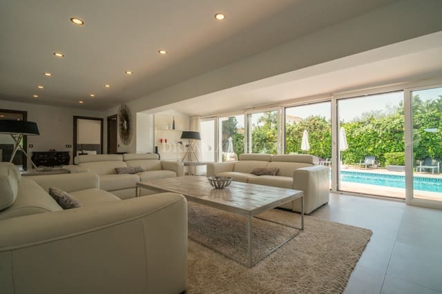 8 sypialnia Willa na sprzedaż w San Pedro de Alcantara, Marbella z basenem garażem - 3 500 000 € (Ref: 9911428)