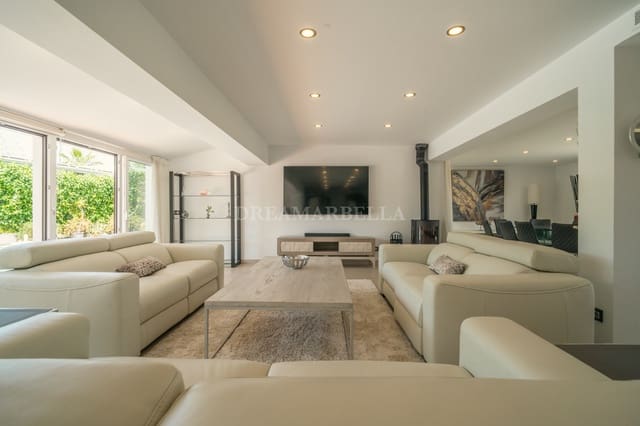 8 sypialnia Willa na sprzedaż w San Pedro de Alcantara, Marbella z basenem garażem - 3 500 000 € (Ref: 9911428)