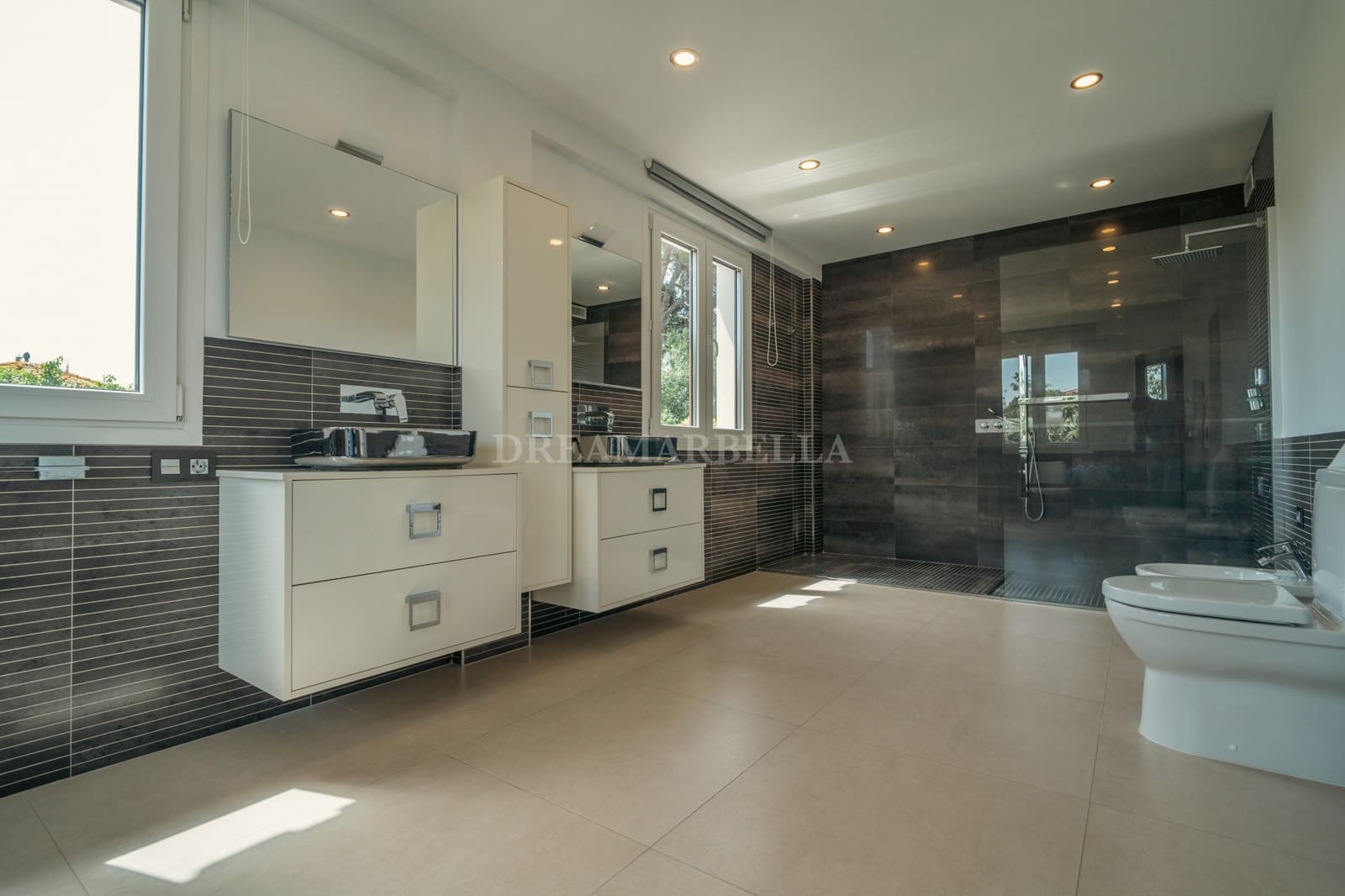 8 sypialnia Willa na sprzedaż w San Pedro de Alcantara z basenem garażem - 3 500 000 € (Ref: 9911428)