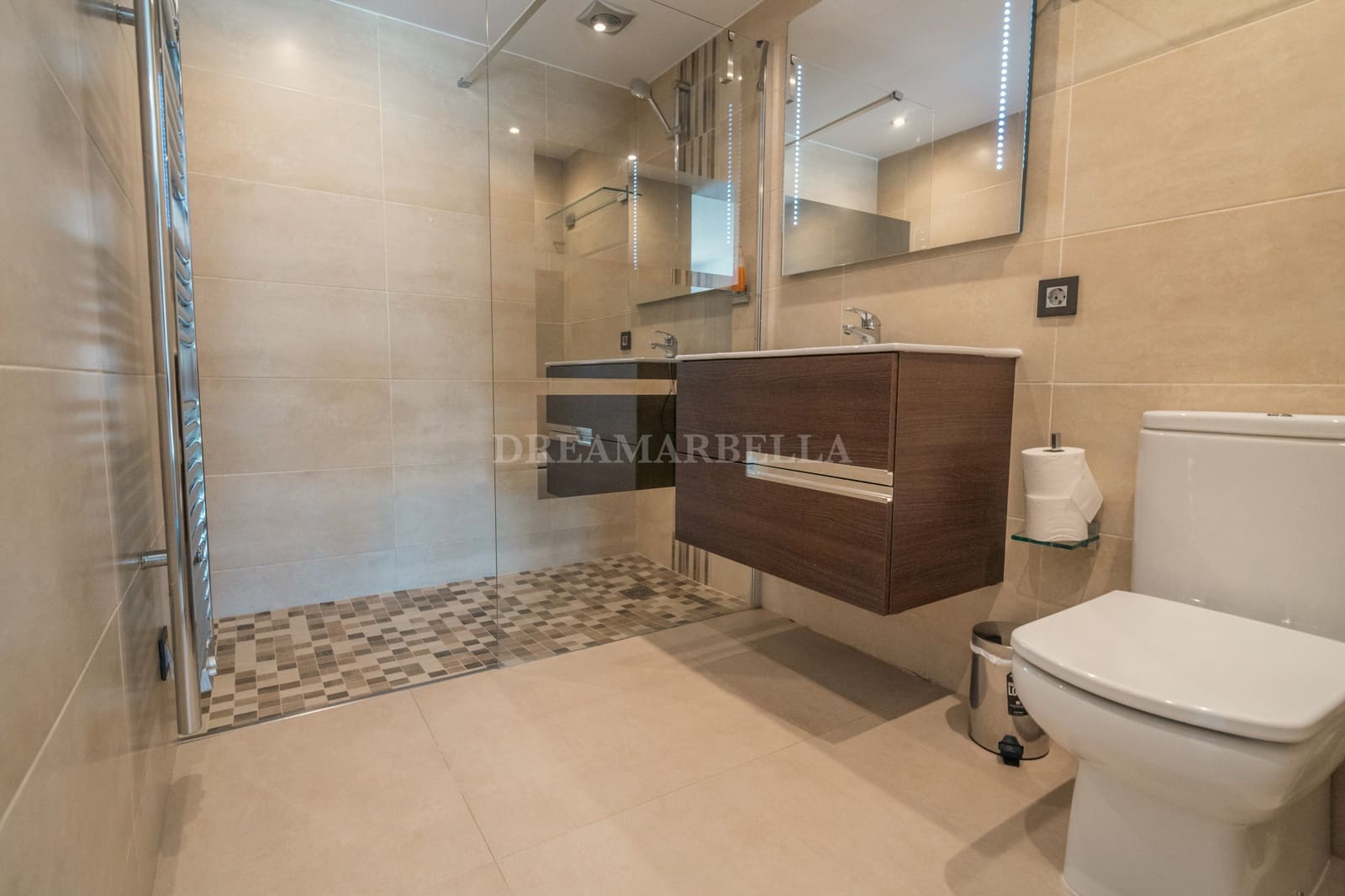 8 sypialnia Willa na sprzedaż w San Pedro de Alcantara z basenem garażem - 3 500 000 € (Ref: 9911428)