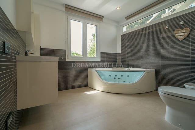 8 sovrum Villa att hyra i San Pedro de Alcantara, Marbella med pool garage - 16 000 € (Ref: 9911429)