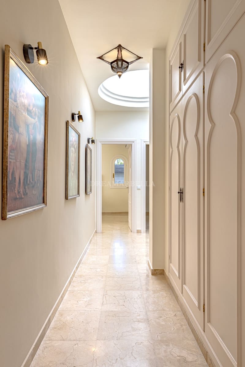 4 slaapkamer Villa te huur in El Paraiso met zwembad garage - € 8.500 (Ref: 9911430)
