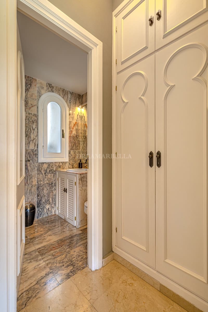 4 slaapkamer Villa te huur in El Paraiso met zwembad garage - € 8.500 (Ref: 9911430)