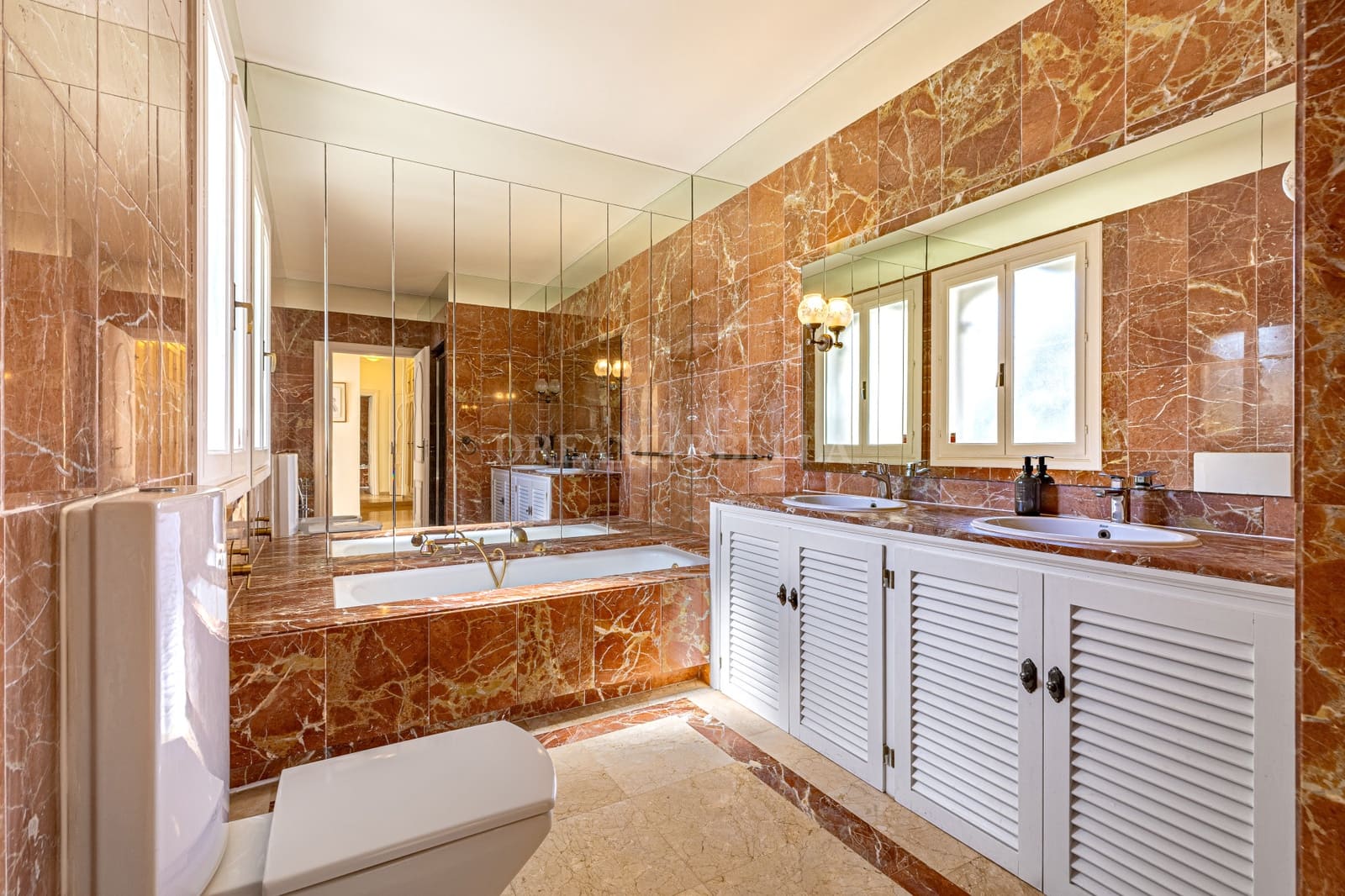 4 slaapkamer Villa te huur in El Paraiso met zwembad garage - € 8.500 (Ref: 9911430)