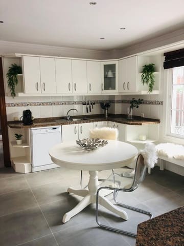 5 sovrum Villa att hyra i Marbella med pool garage - 6 000 € (Ref: 9911431)