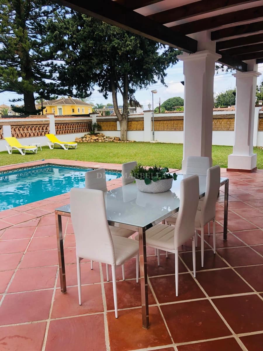 5 sovrum Villa att hyra i Marbella med pool garage - 6 000 € (Ref: 9911431)