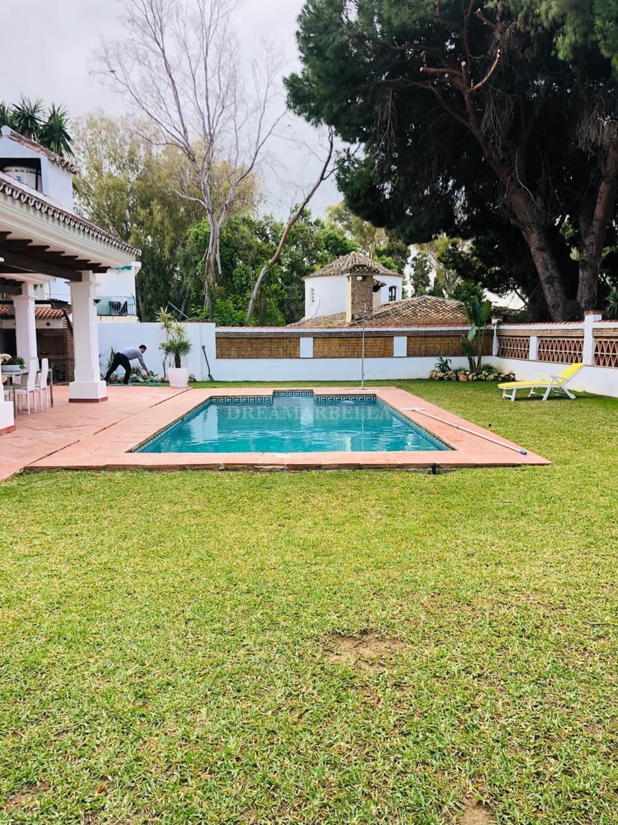 5 sovrum Villa att hyra i Marbella med pool garage - 6 000 € (Ref: 9911431)
