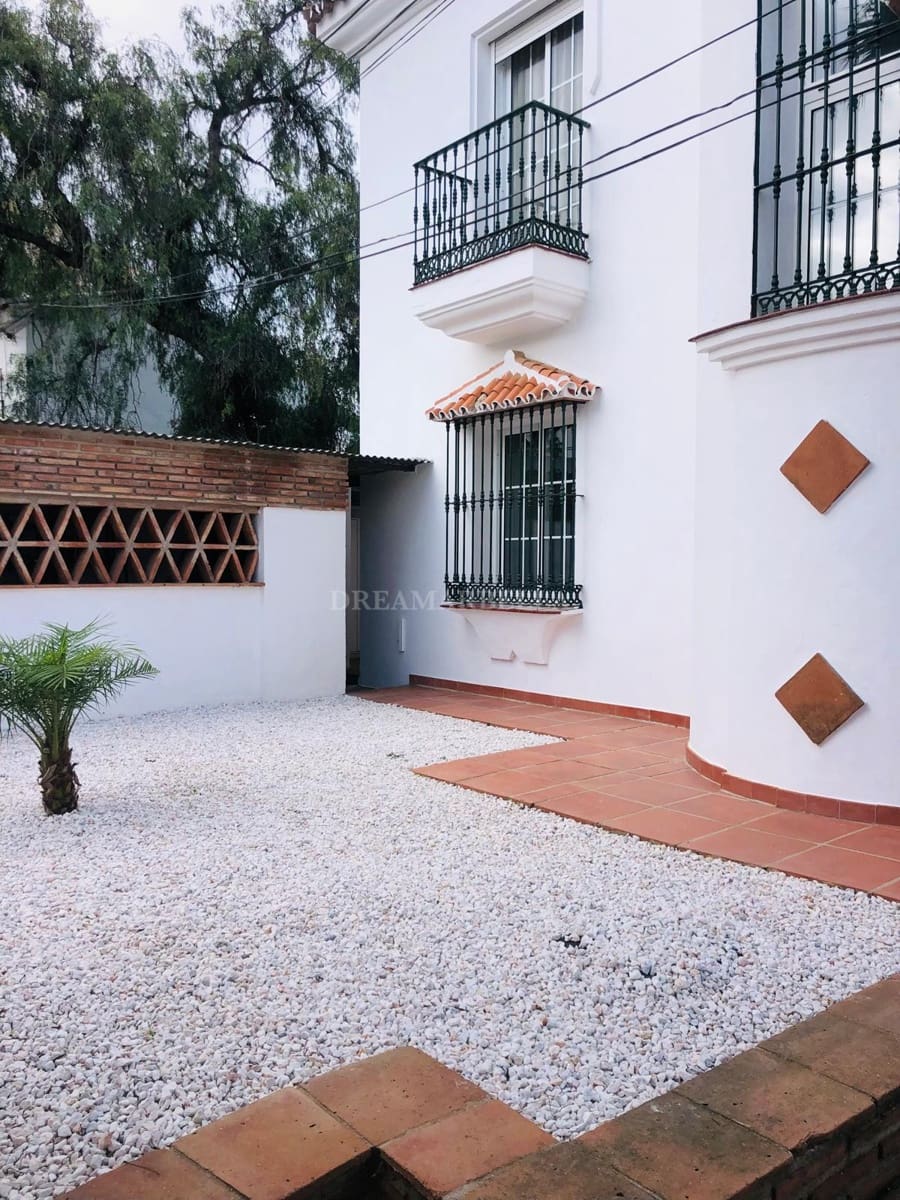 5 sovrum Villa att hyra i Marbella med pool garage - 6 000 € (Ref: 9911431)