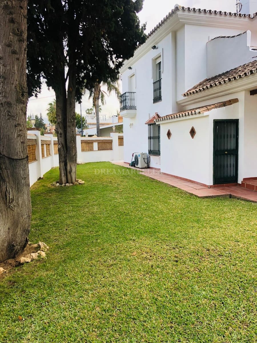5 sovrum Villa att hyra i Marbella med pool garage - 6 000 € (Ref: 9911431)