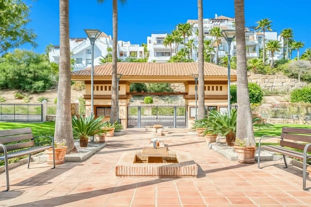 2 bedroom Apartment for sale in Benahavís with pool garage - € 435,000 (Ref: 9911432)