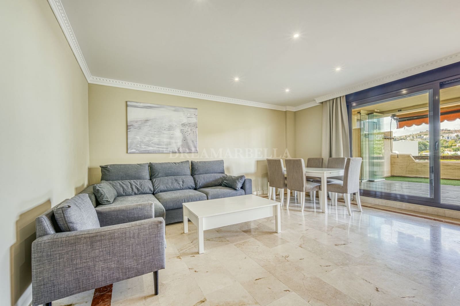 2 bedroom Apartment for sale in Benahavis with pool garage - € 435,000 (Ref: 9911432)