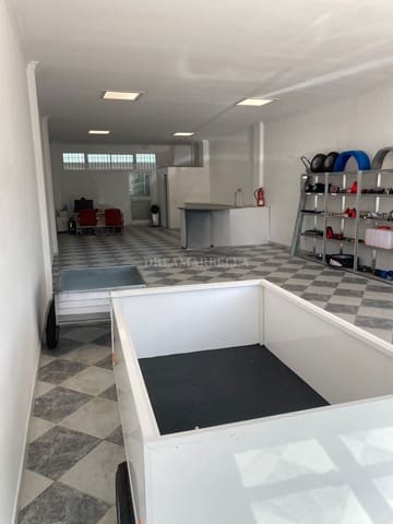 Gewerbe zu vermieten in El Paraiso, Estepona mit Garage - 1.855 € (Ref: 9911433)
