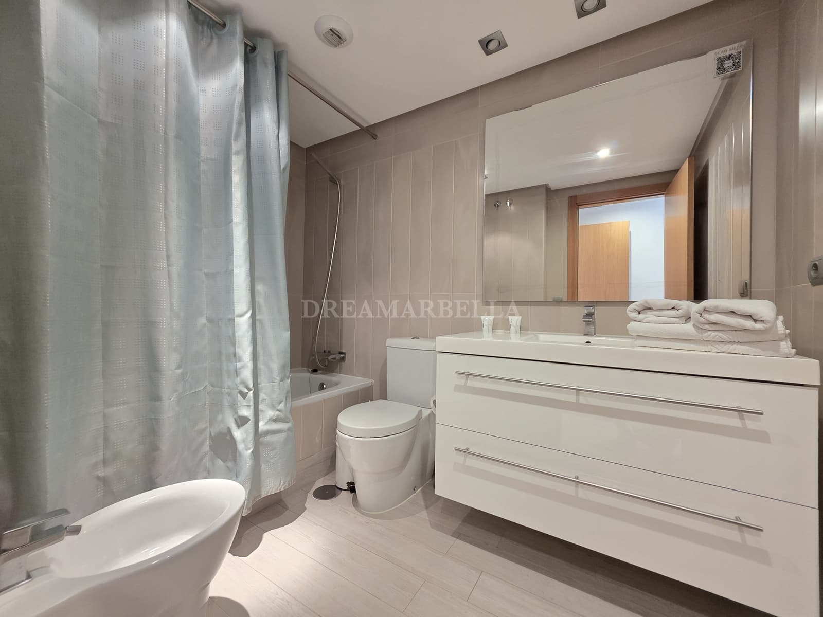 3 soveværelse Penthouse til salg i San Pedro de Alcantara med swimmingpool garage - € 675.000 (Ref: 9911435)